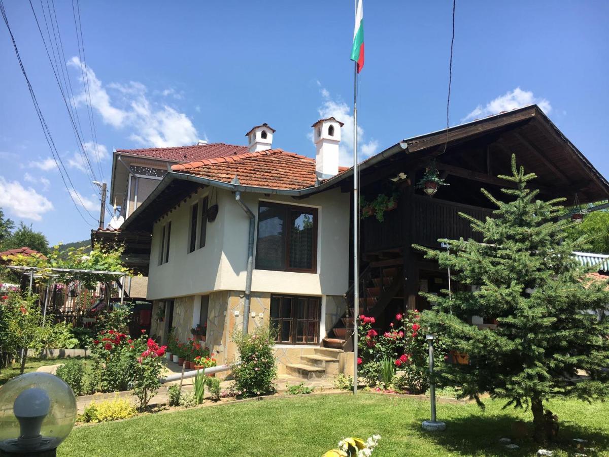 Dyadovata Kashta Hotel Elena Exterior foto