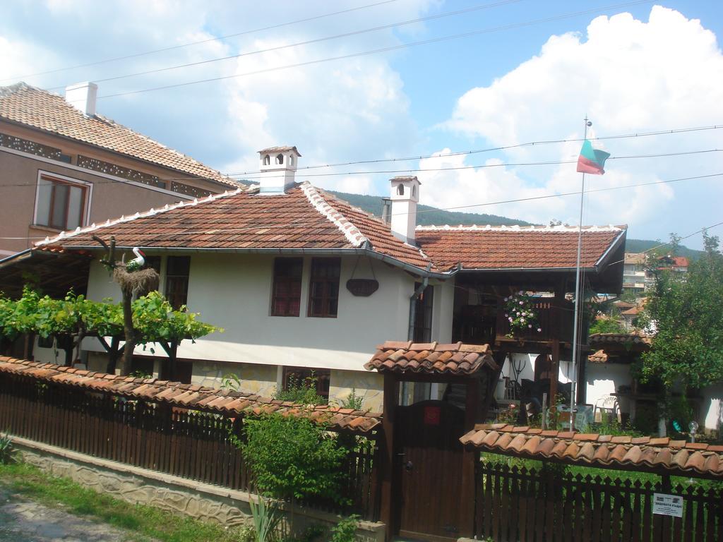 Dyadovata Kashta Hotel Elena Exterior foto