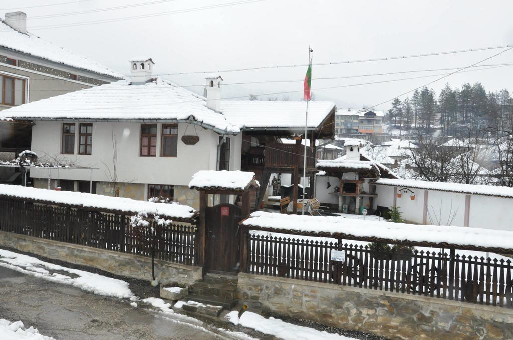 Dyadovata Kashta Hotel Elena Exterior foto